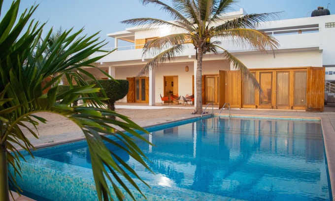 Yenne Tode Villa | Designer house on a secluded beach