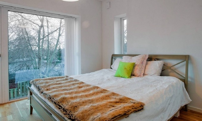 Sollentuna Maison | Designer house Stockholm - Arlanda Metro line