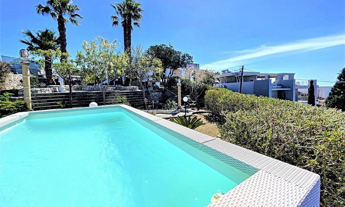 Torre Vado Chalet De Ski | Maison vue mer avec piscine proche de la plage