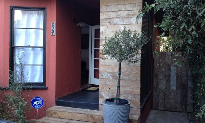 West Hollywood Maison | Designer Restored 2 Bdrm Maison tranquille au coeur de WeHo