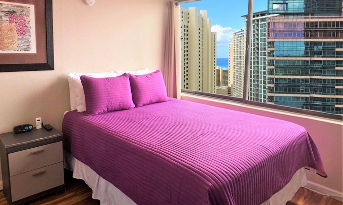 McCully - Moiliili Copropriété | Designer Studio Condo au 29ème étage à Waikiki - Vue fabuleuse! et 100% légal!
