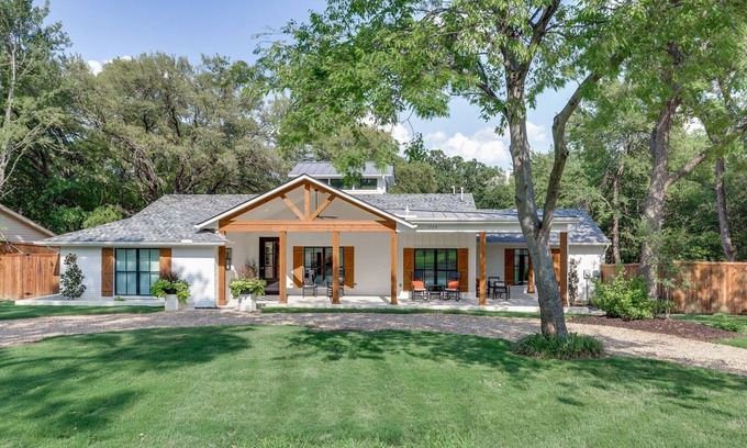 Grapevine Maison | NOUVELLE MAISON DE LUXE Designer! Près de Gaylord Sleeps 18 POOL / Lake Grapevine