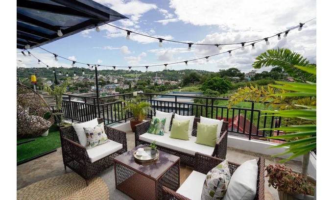 Antipolo Appartement | Designers’ Suite, Antipolo, Netflix, WiFi, Parking
