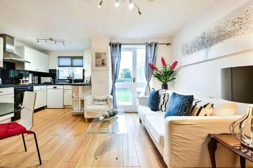 North Woolwich Maison | Destination London Docklands Riverside