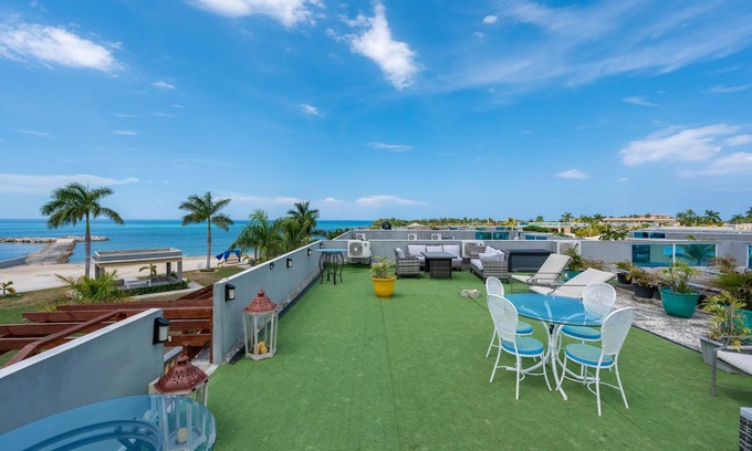St. Ann's Bay Maison | Destiny