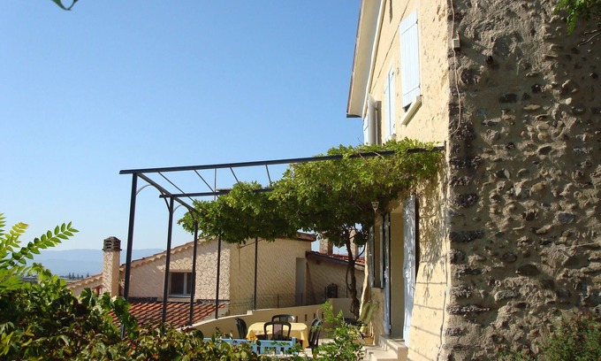 Theze Maison | Maison de village indépendante , classée 3 étoiles vue sur la Durance.