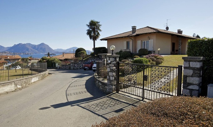 Baveno Maison | Detached 4½-room house with garden plot and beautiful lake view
