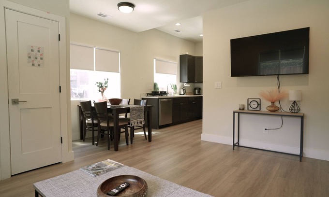 San Jose Appartement | DETACHED ADU: SAN JOSE CITY HALL - SJSU 2B/2B