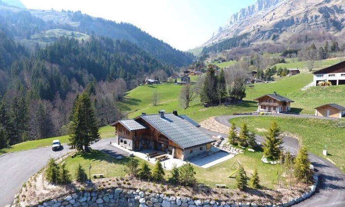 La Giettaz Chalet De Ski | Chalet indépendant avec espace spa