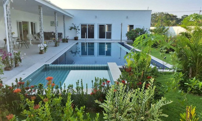 Nong Prue Maison | Detached exclusive pool villa, secluded, bars and restaurants. 5 min. by car