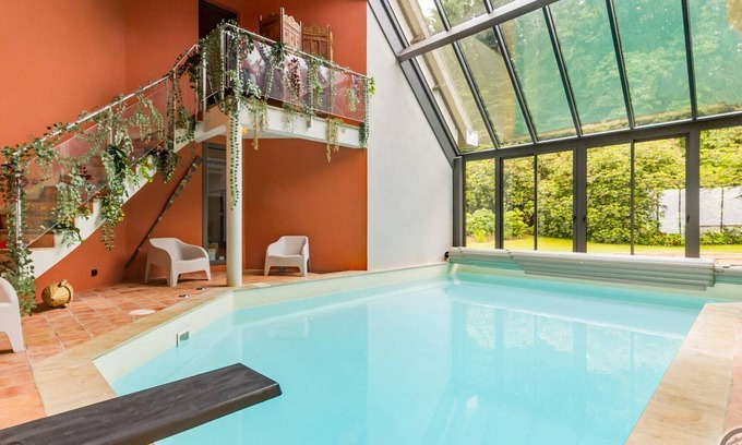 La Glacerie Cottage | Detached house with shared pool and terrace in Cherbourg
