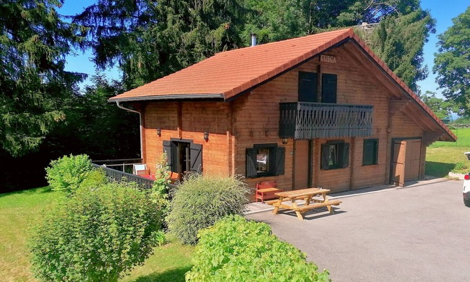 Saint-Paul-en-Chablais Chalet De Ski | Chalet indépendant pour huit personnes