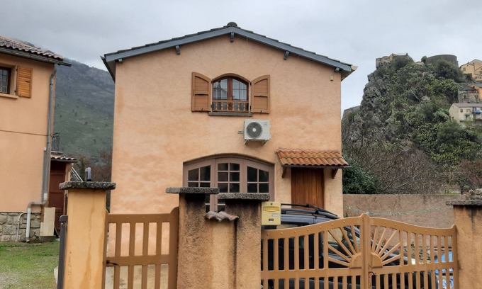 Corte Maison | Detached house in a property at the entrance to the Restonica valley