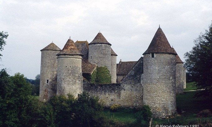 Merigny Maison | Maison individuelle à la campagne avec extérieur fermé