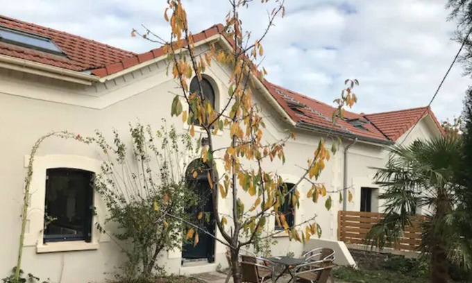 Cret de Roc Maison | MAISON INDIVIDUELLE AVEC JARDIN EN CENTRE VILLE
