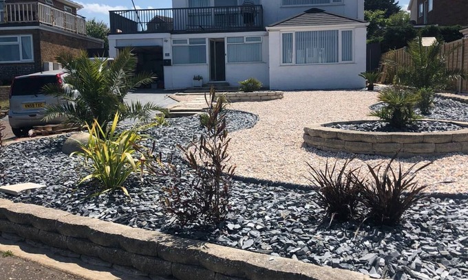 East Runton Maison | Detached House with Sea Views, Enclosed rear Garden