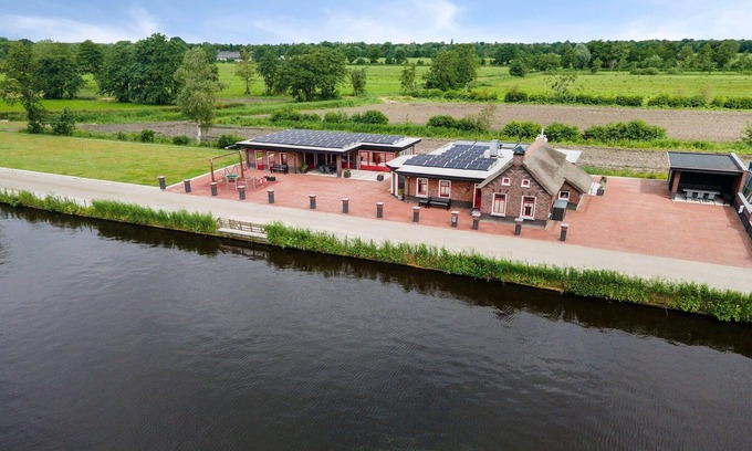 Jistrum Maison | Nuitée unique dans le 'Friese Wouden' en Fryslân