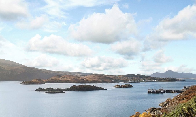 Beinn Orasaigh Cottage | 3 bedroom accommodation in Carbost, Isle of Skye