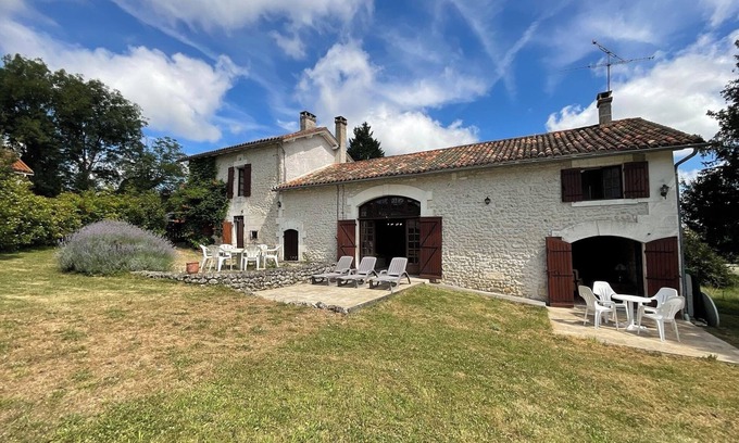 Villetoureix Autre | Ferme en pierre isolée, 1/3 acre, vue imprenable, proche des plages de lacs et de rivières