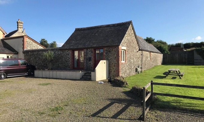 Hartland Maison | Detached stone Barn Conversion in a Peaceful AONB in North Devon