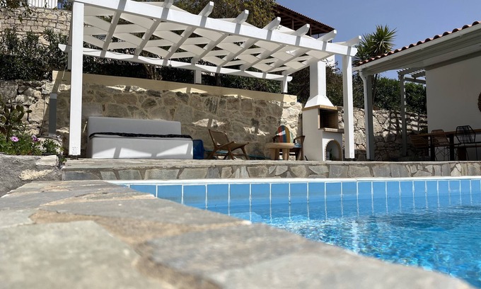 Roumeli Villa | Villa individuelle à 2,5km de la plage