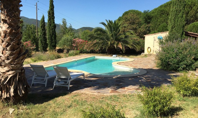 Mons Villa | Villa avec des vues magnifiques, une grande piscine et des terrasses