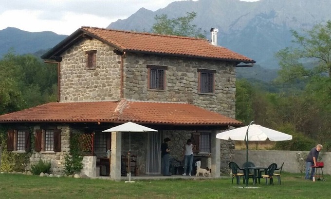 Groppoli Maison | Villa indépendante, Mulazzo, Cinque Terre, Versilia, Lunigiana, dans le vert
