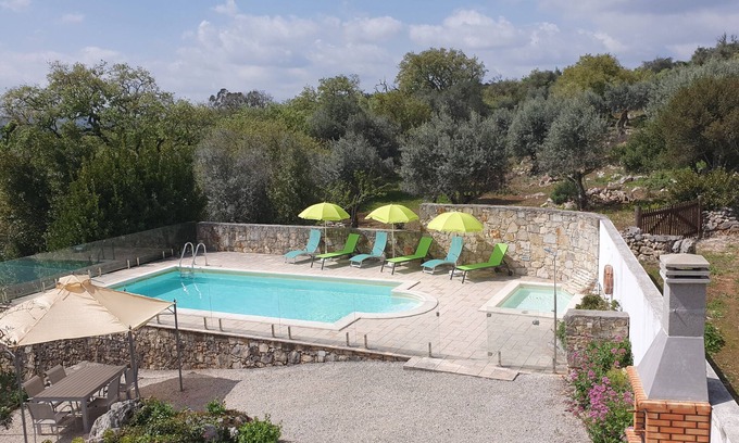 Alvorge Villa | Belle villa individuelle avec piscine privée dans un endroit magnifique