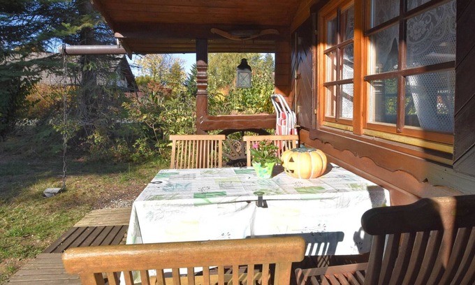 Battenhausen Maison | Detached wooden house with fireplace and large garden near Bad Wildungen