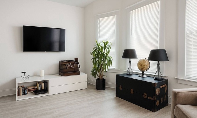 Detroit Maison | Detroit 4BR Home | Bathtub and Pet Friendly Stay