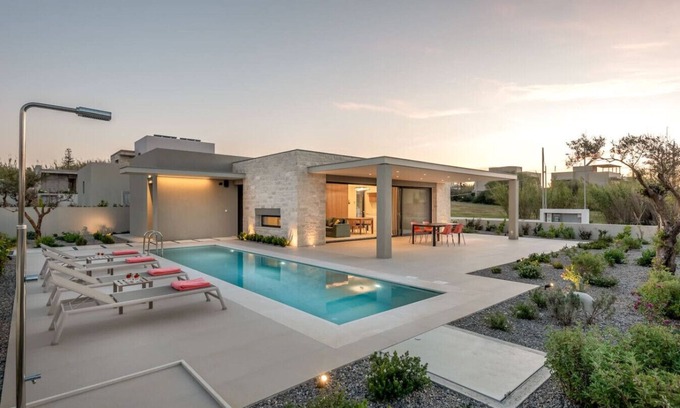 Pyrgos Psilonerou Maison | Deux Olives Luxurious Villa