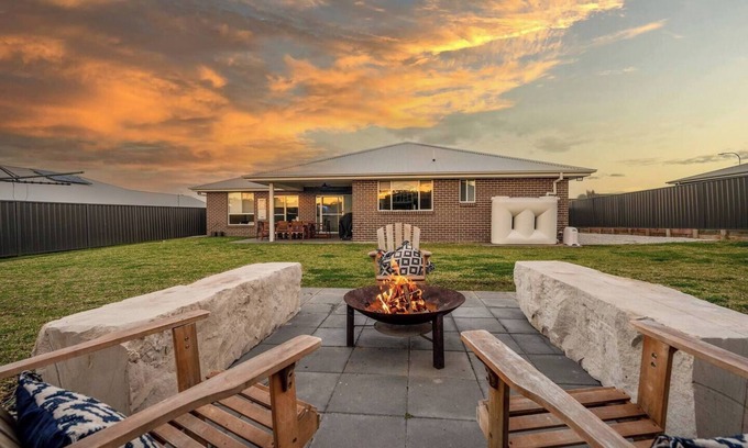 Central Mudgee Maison | Devan House An Entertainers Retreat Close to Town