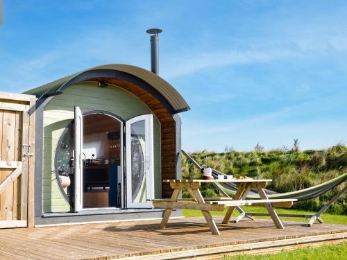 Compton Martin Maison | Dew Pond