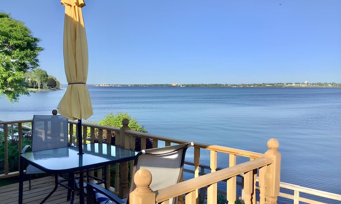 Augusta Hôtel | Dewar's Inn on the River