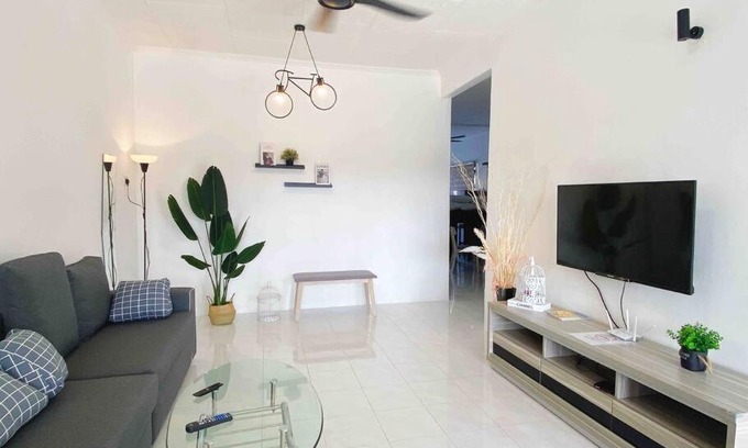 Teluk Intan Maison | Diamond Bay Homestay