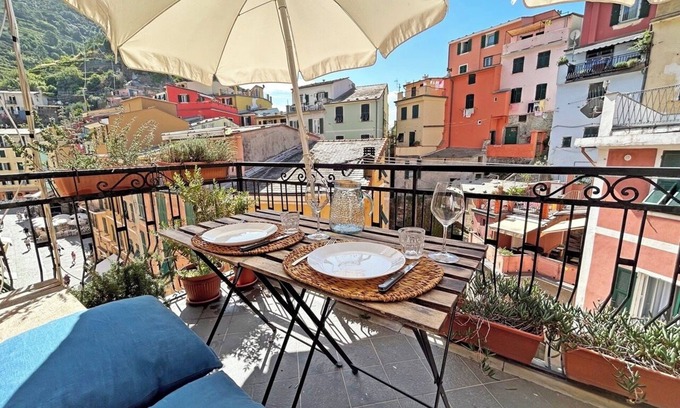 Vernazza Appartement | Diara, the color house with terrace