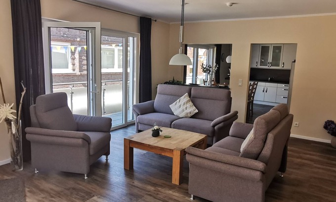 Esens Appartement | Die Terrassenwohnung " City " Mitten in Esens Verfügt Über 150qm Wohnfläche