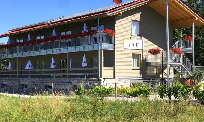 Baden-Baden Maison | Die Wein Bleibe