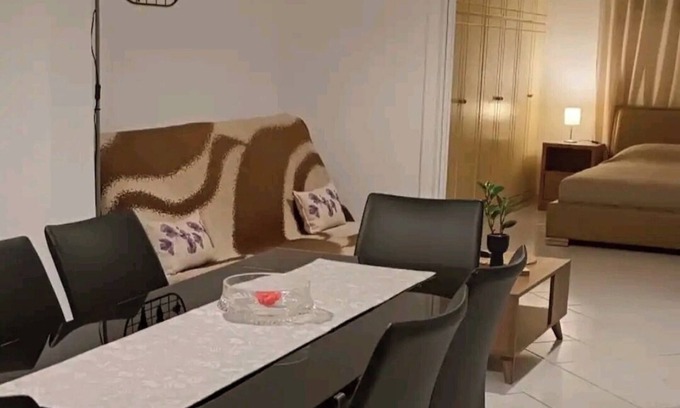 Nea Ionia Appartement | Dimitri's Cosy Home in Nea Ionia with wifi,a/c, kitchen and sunny yard