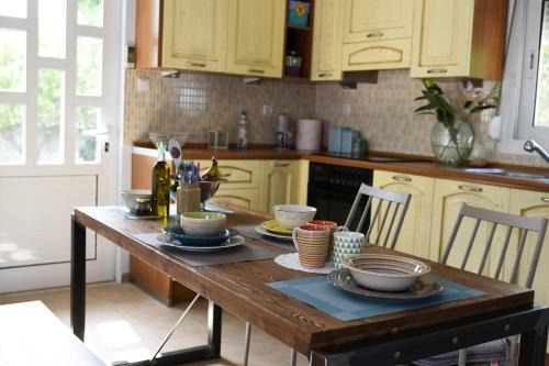 Agios Vasileios Maison | Dimitris' & Valentina's Home