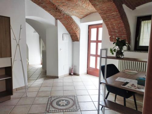Ivrea Appartement | Dimora 5 laghi -A due passi dal Lago Sirio
