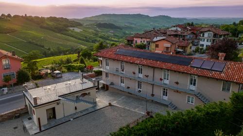 Monforte d'Alba Maison | Dimora Belebun