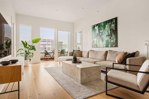 Arstad Maison | Dinbnb Apartments I Luxury with Views l Large Balcony