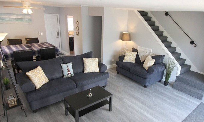 Downtown Fort Lauderdale Maison | Dip, Dine & Unwind by the Water - Tarpon Harbor 2