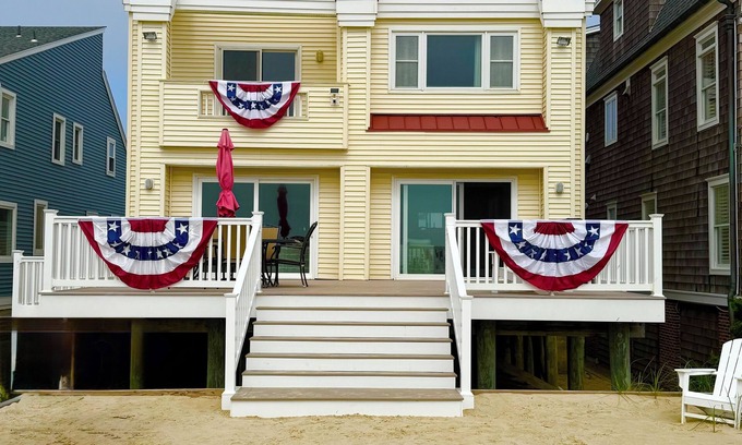 Normandy Beach Maison | Direct Beach Access - Incredible Beachfront Home - Super Clean - 5 star