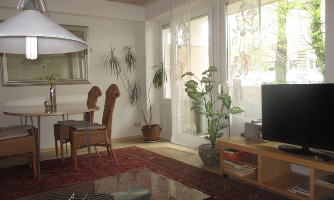 Freiburg im Breisgau Appartement | Lieu de la ville directement à la zone piétonne de 250 mètres, appartement avec balcon, d'une connexion Wi-Fi