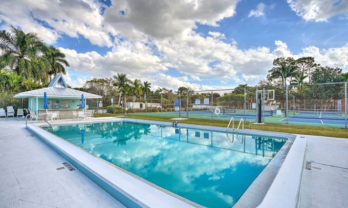 Central Naples Cottage | Direct Gulf Access + Lanai: Sunny Naples Home!