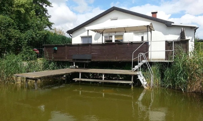Neukloster Maison | situation mer directe avec bateau, animaux acceptés, terrasse ensoleillée, non-fumeurs