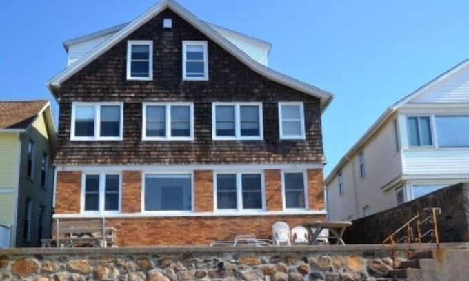 Westbrook Center Cottage | DIRECT WATERFRONT - MAINTENANT EN LOCATION POUR L'AUTOMNE!