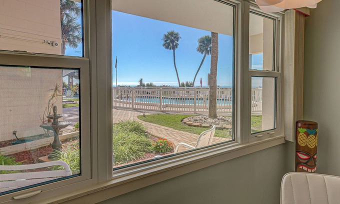 Golden Beach Copropriété | Directly on the Gulf - Unit 6 - 1 Bedroom - Ground Floor - Sleeps 4